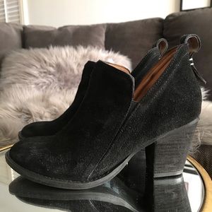 Burman Split Shaft Bootie
JEFFREY CAMPBELL